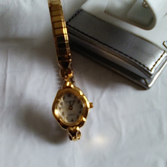 Ladies Gold Plated Cardinal, Stainless Steel back watch - Picture 9 of 10
